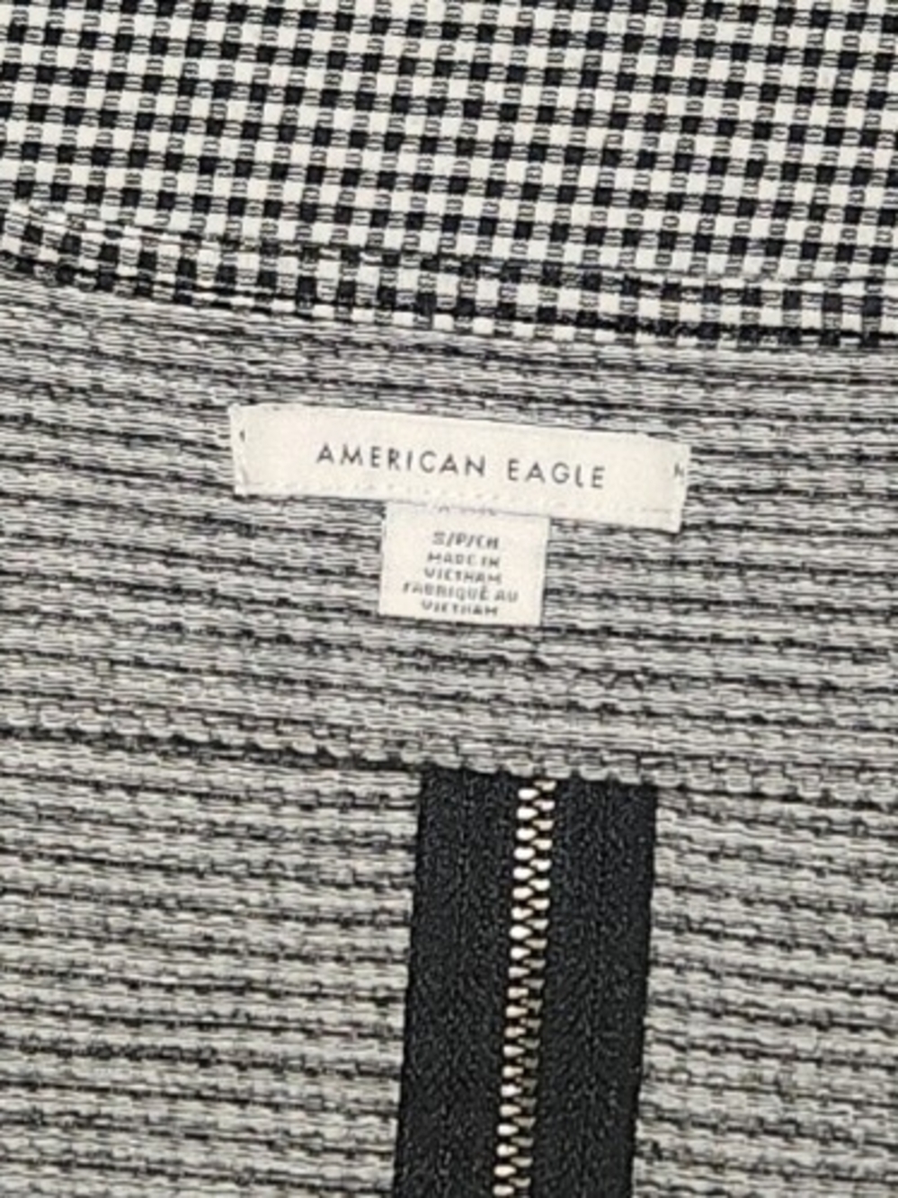 American Eagle Outfitters Black & White Gingham Zip Crop Top-Size Small - Picture 3 of 3